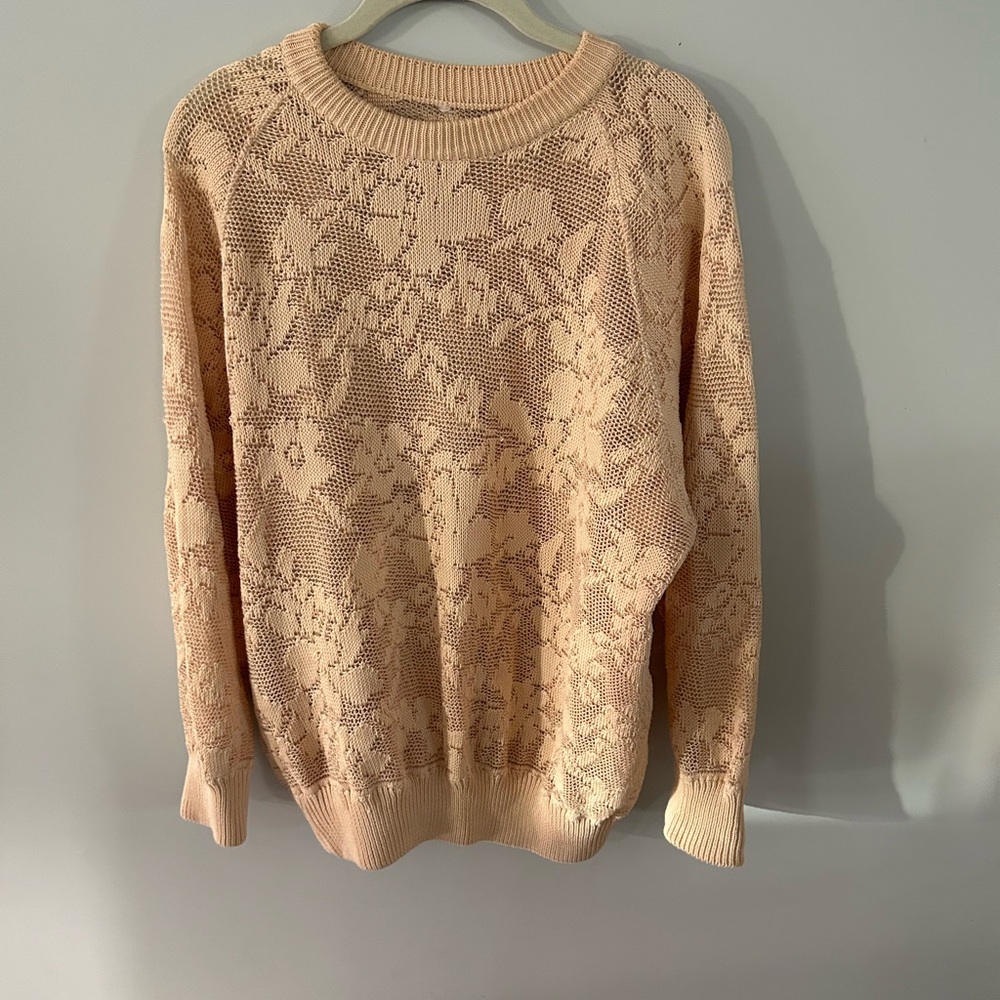 VERY VINTAGE Elegant Lace Knit Sweater - Creamy Peach